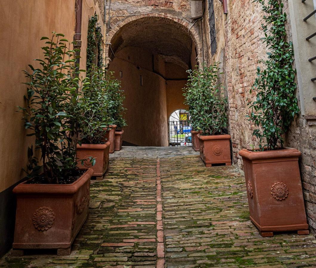 Domus Nannini SPA - L' Arco di Matteotti Siena Esterno foto